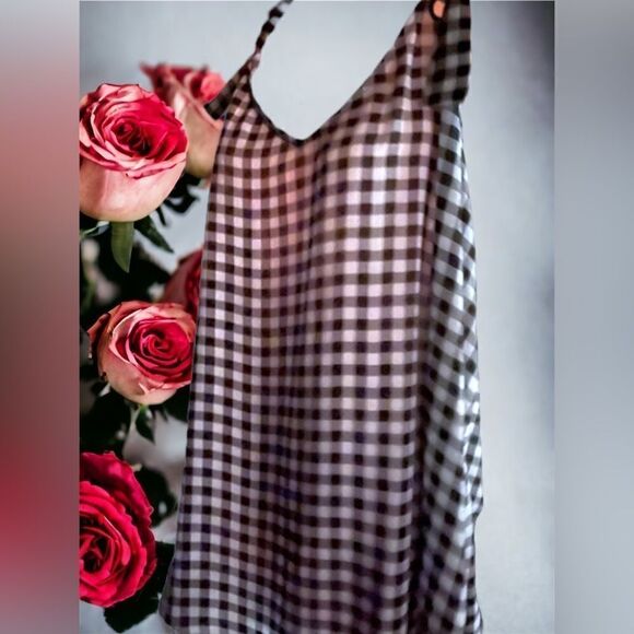 Torrid l Black & White Checkered Top l O-Ring Tie l Sheer - Picture 3 of 8